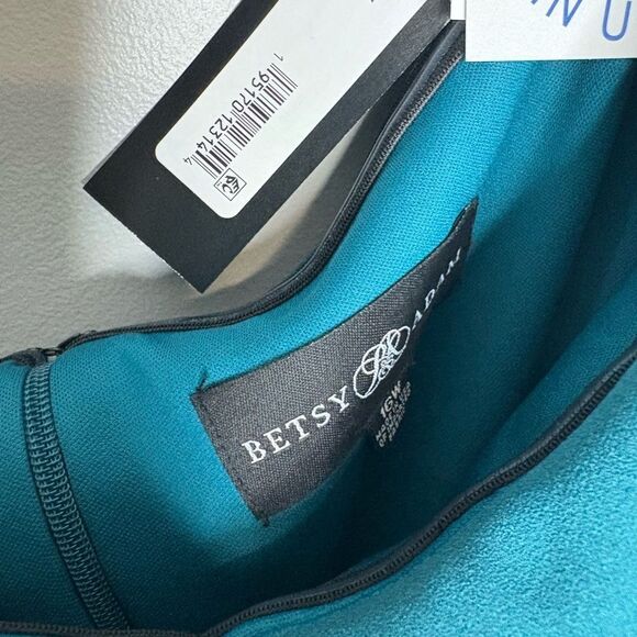 Betsy & Adam Off The Shoulder Crepe Gown NWT - Picture 4 of 6